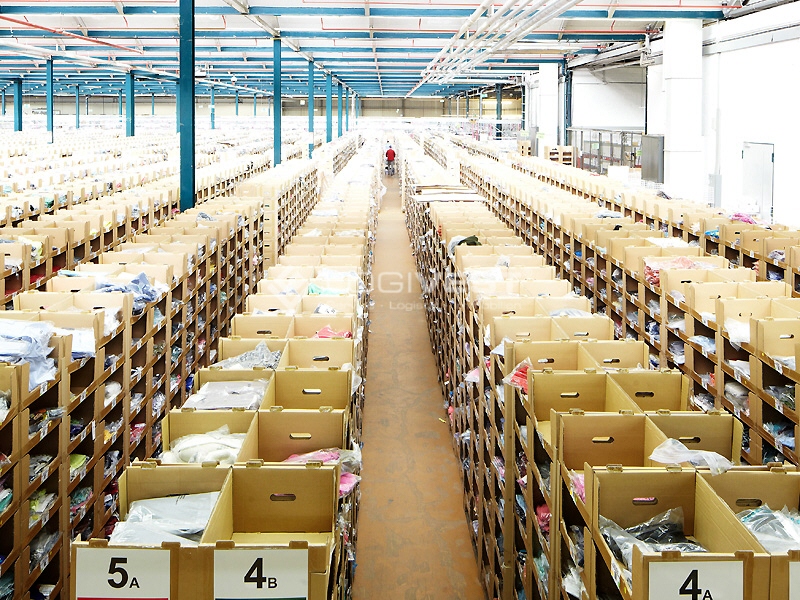 Logivest - Musterbild von Logistikhalle – 34530