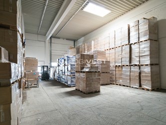 Logivest - Bild von Gewerbeimmobilie – 35880